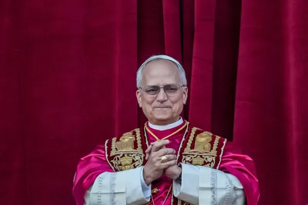 Nowy papież ogląda film „Konklawe”, gra w gry, czekając na konklawe