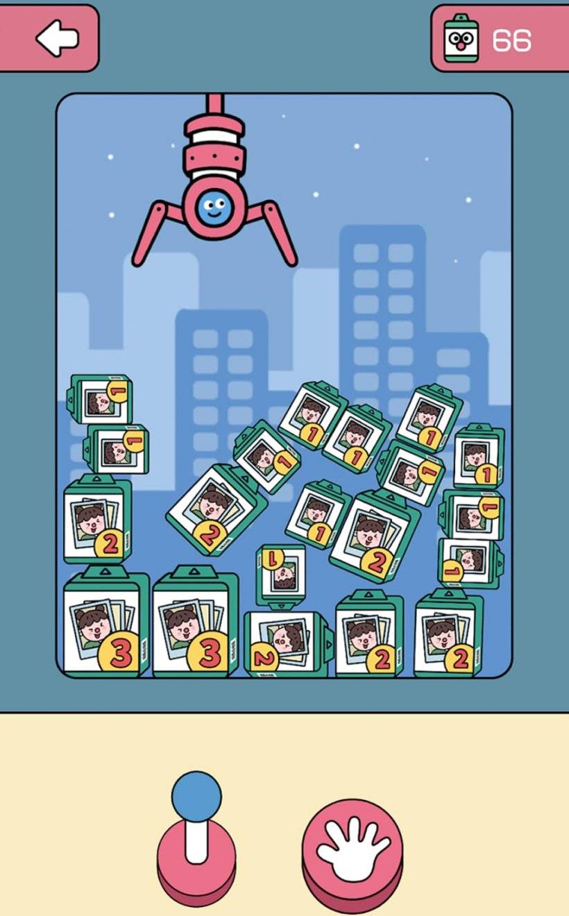 KaCaKaCa game screenshot featuring a claw machine photo mechanic